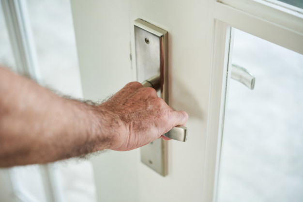 צילום: FREEPIK גיבורים בחיי היומיום – הכירו את המנעולנים של סיקרט