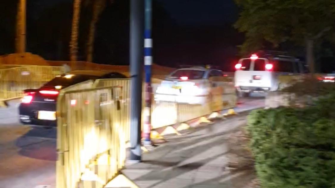 אחרי שחסמו את הכניסה לקיסריה | המשטרה פיזרה אנרכיסטי שמאל