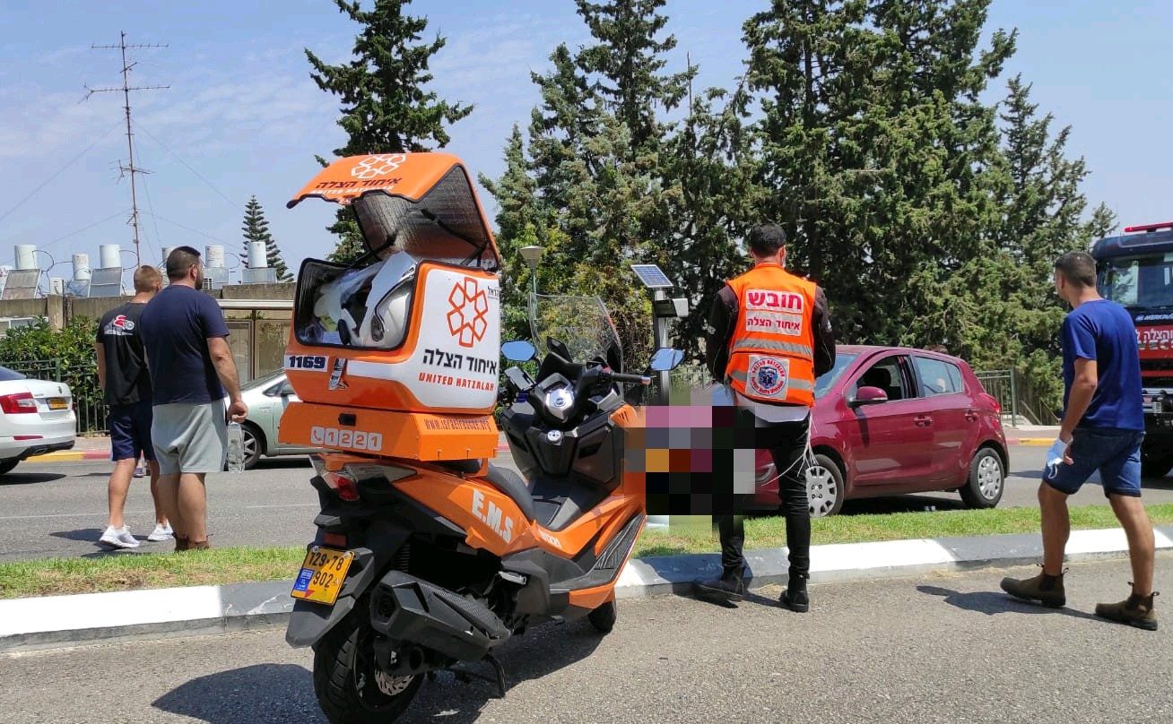 צילום: איחוד הצלה בת 40 נפצעה באורח קשה לאחר שנפגעה מרכב בנשר