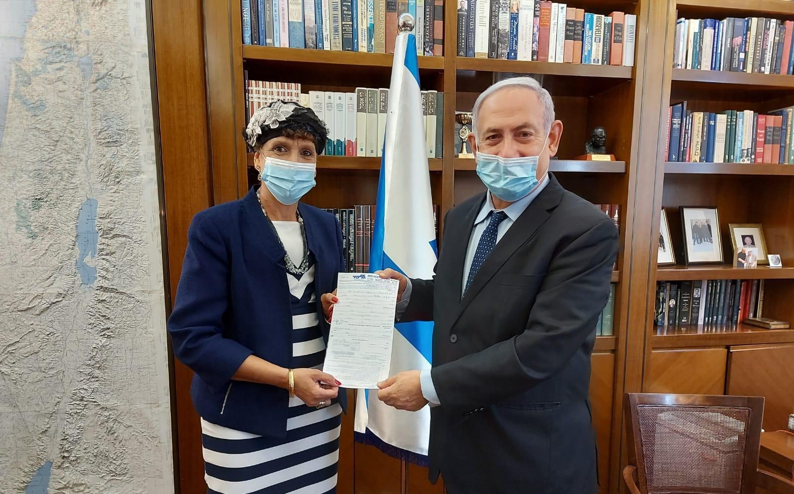 חכ