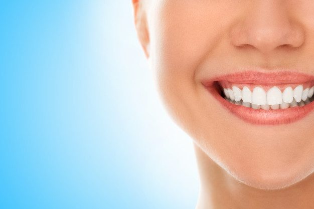 צילום: freepik הלבנת שיניים – איך תשיגו חיוך של מיליון דולר?