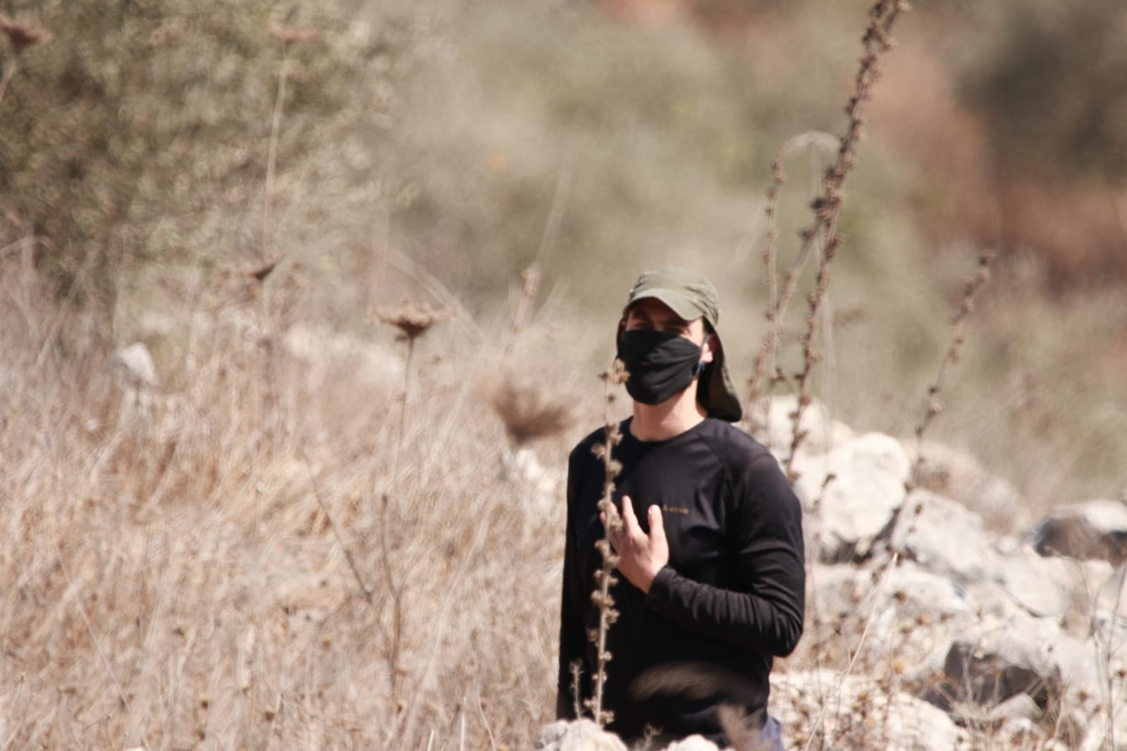 צילום: אלעזר ריגר בין המתפרעים ביצהר: האנרכיסט יונתן פולק