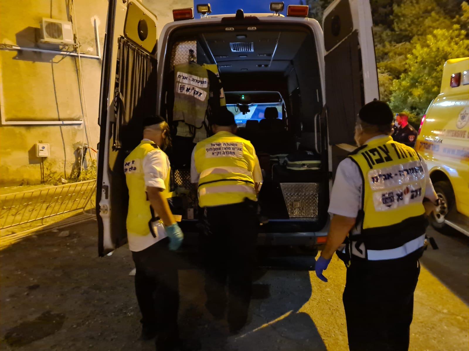 צילום: דוברות זק״א גופת גבר גלמוד נמצאה בתוך ערימות פסולת בדירה בחיפה