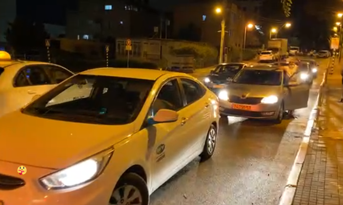 צפו בשידור חי: שיירת כלי רכב בהפגנת תמיכה ברה