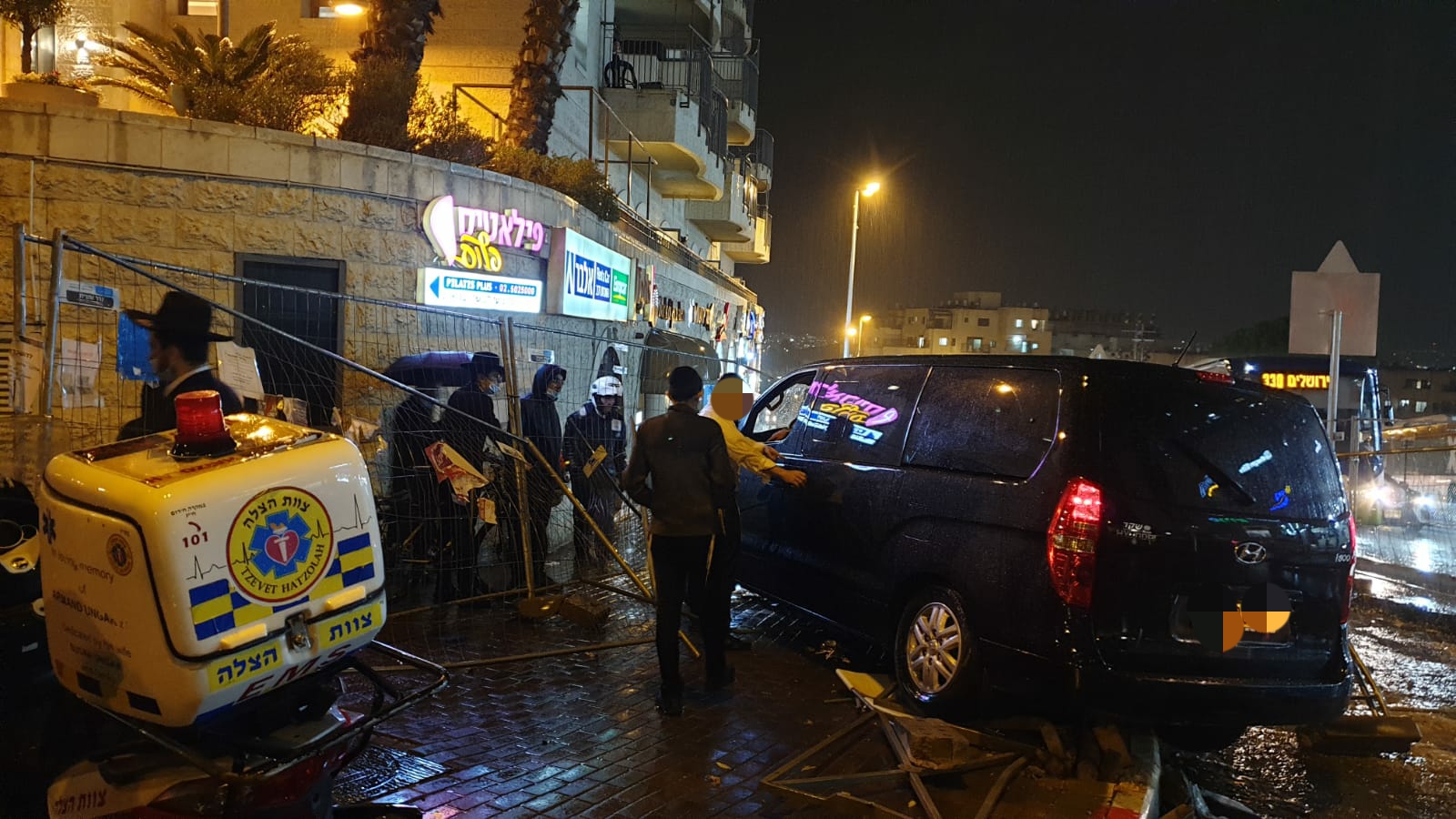 צילום: דוברות צוות הצלה הגשם הראשון: למעלה מעשרה נפגעים בתאונות דרכים בירושלים