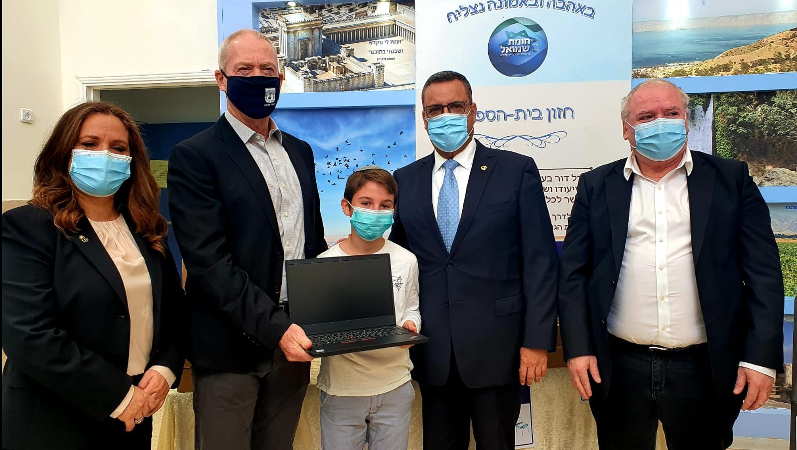 צילום: דוברות עיריית ירושלים כ-15,000 מחשבים וטאבלטים יחולקו לתלמידים בירושלים