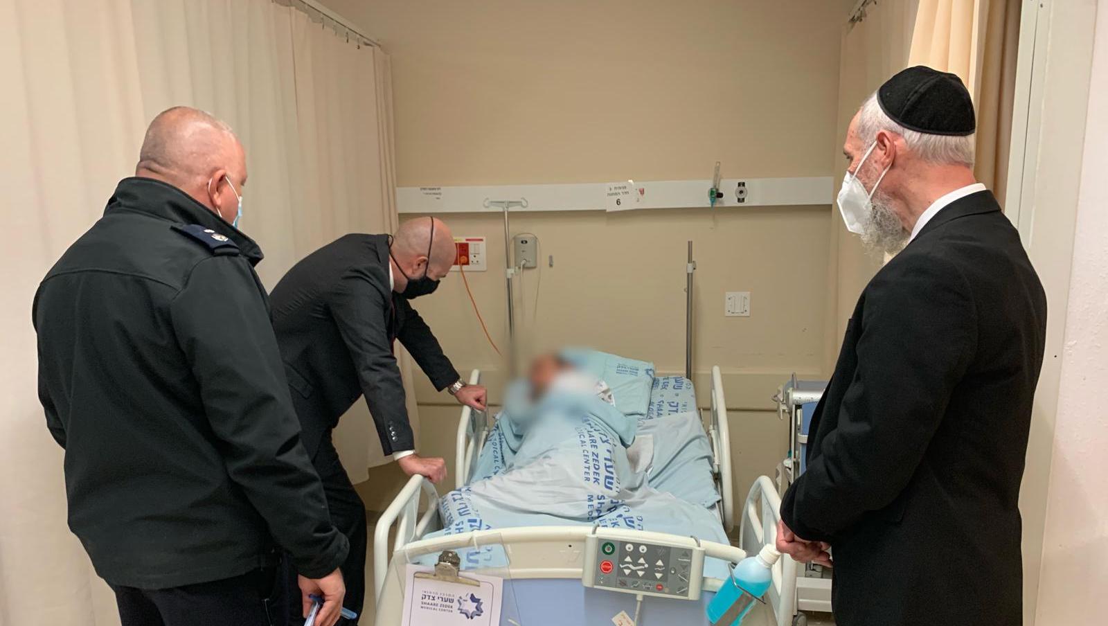 השר אוחנה ביקר את יוסף פליישמן בביה