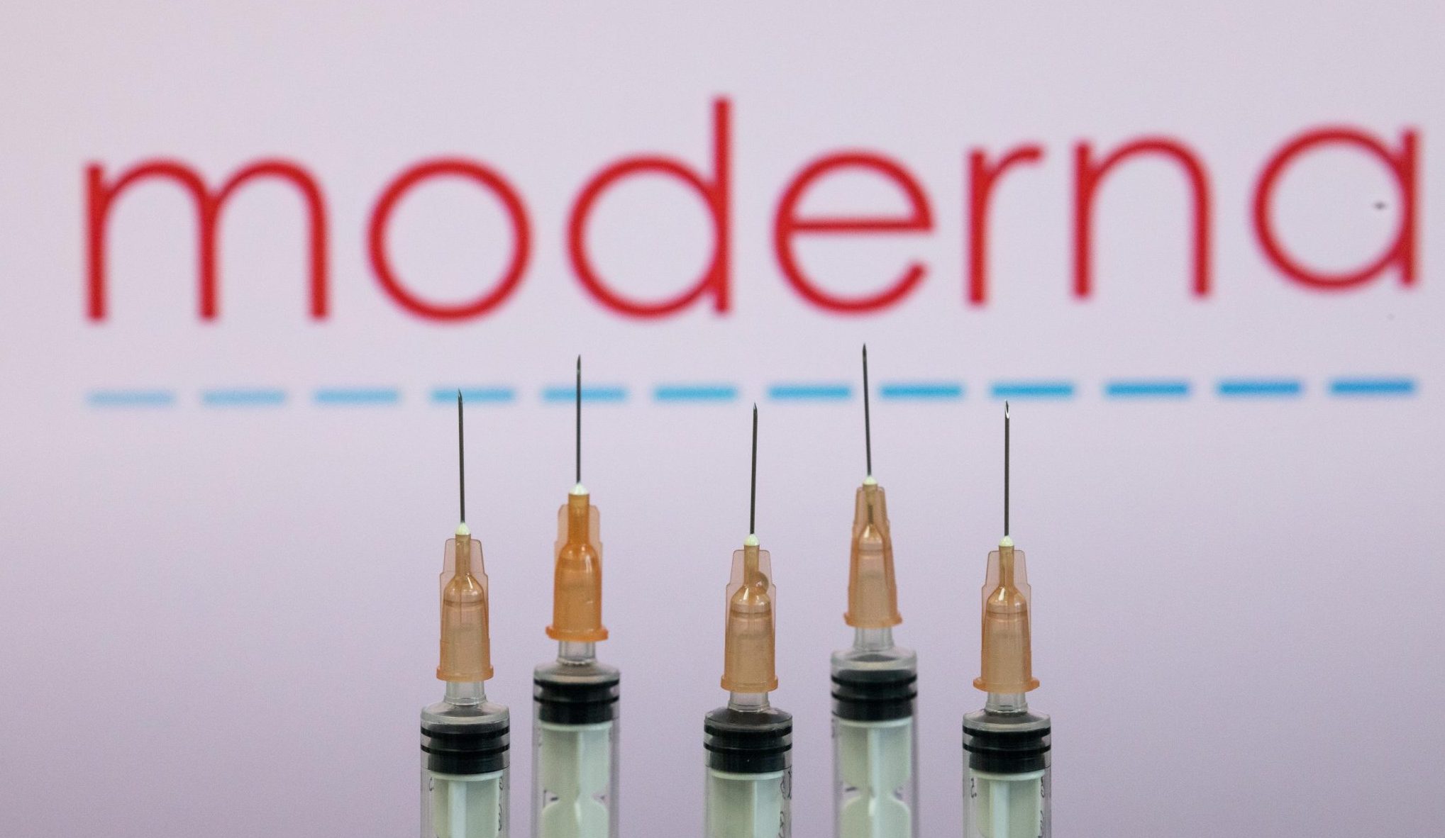 צילום: יונתן סינדל, פלאש 90 המאבק בקורונה | ה-FDA העניק אישור מלא לחיסון של חברה מודרנה