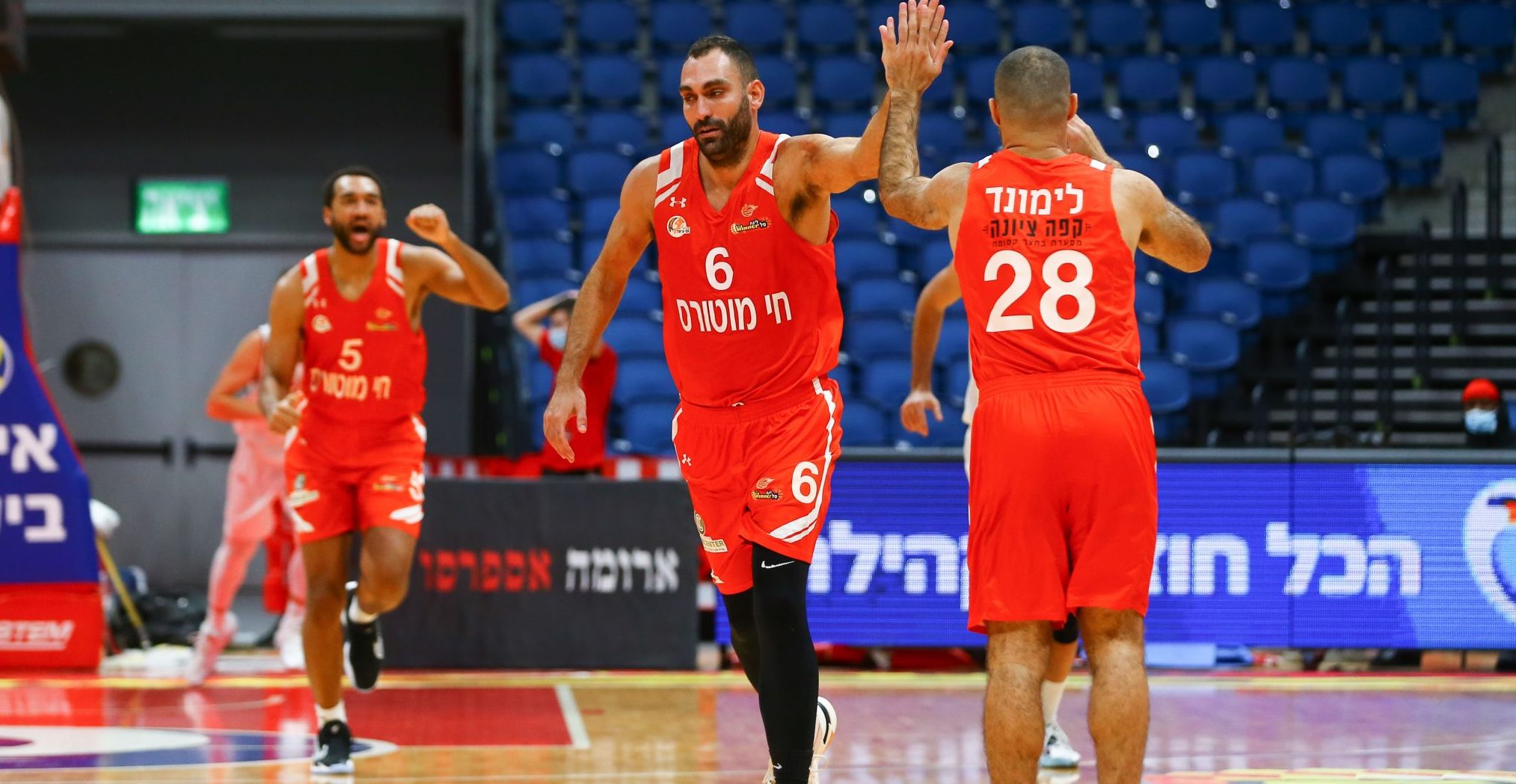 צילום: לירון מולדובן, אתר מנהלת הליגה 83:99 לנס ציונה בחוץ מול הפועל ירושלים, אנגולה הצטיין עם 25 נקודות