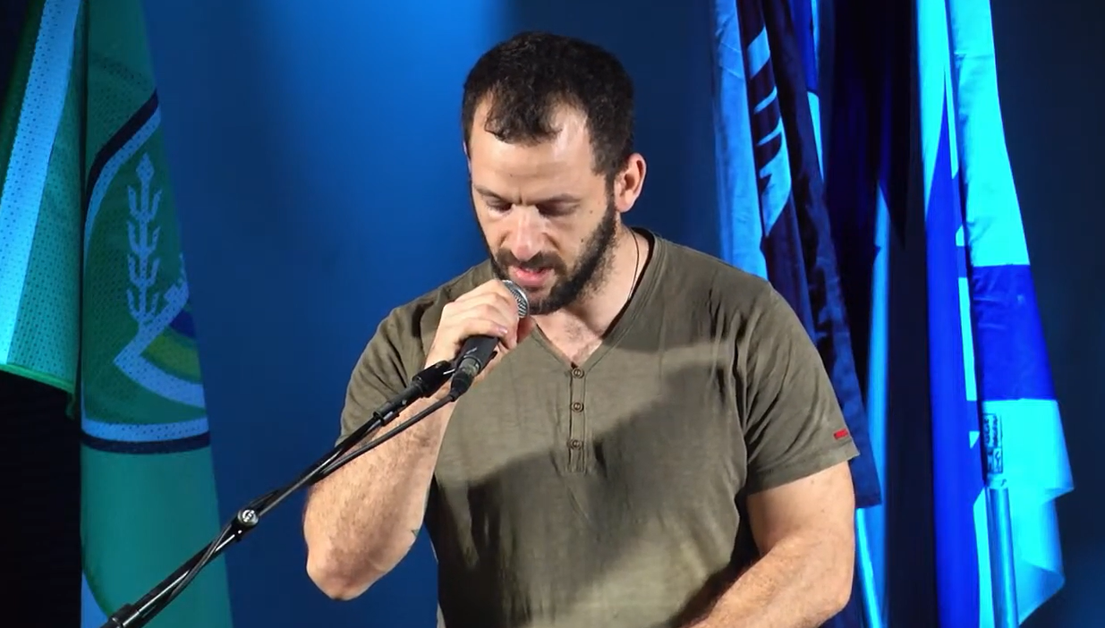 צילום: דרור זיכרמן שנפצע בשנת 2005 בהיתקלות עם מחבל ורמי ברכה אשר נפצע בלבנון כשעלה על מוקש. מתוך עמוד היוטיוב ערב הוקרה לפצועי צה