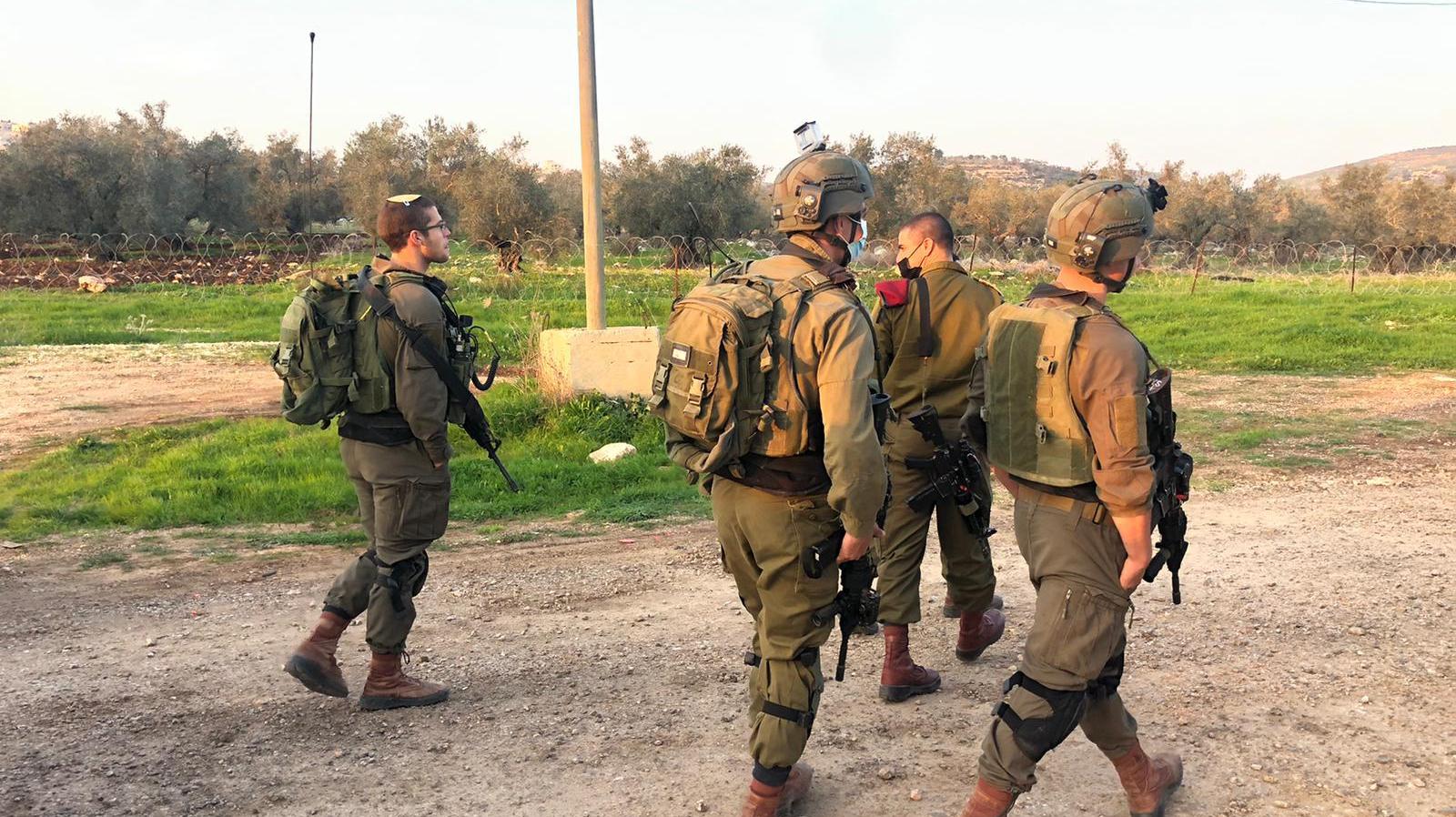צילום: דובר צה נתפסו המחבלים שהשליכו אבנים וגרמו נזק לאוטובוס סמוך לאל פוואר