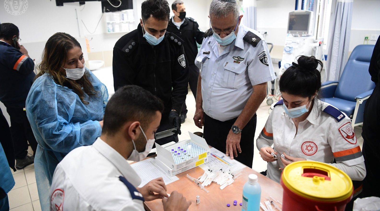 צילום: דוברות שב בהתאם להנחיית השר אוחנה: החל מבצע חיסון הכלואים בשב