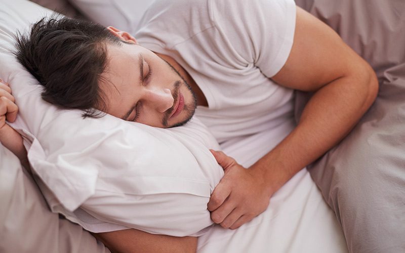 צילום: צילום Freepik נחירות ודום נשימה בשינה – למה זה נגרם ומה הסיכונים?