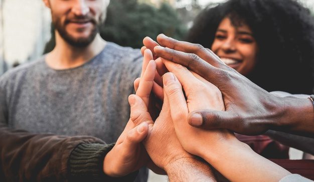 צילום: freepik כולנו באותה סירה – הכירו את מי שאינו מוותר על איחוד העם