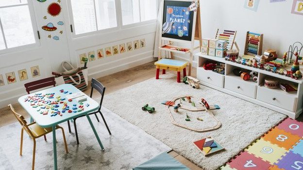 צילום: freepik מנהלת גן ובתה הגננת נעצרו בחשד להתעללות בפעוטות בפתח תקווה