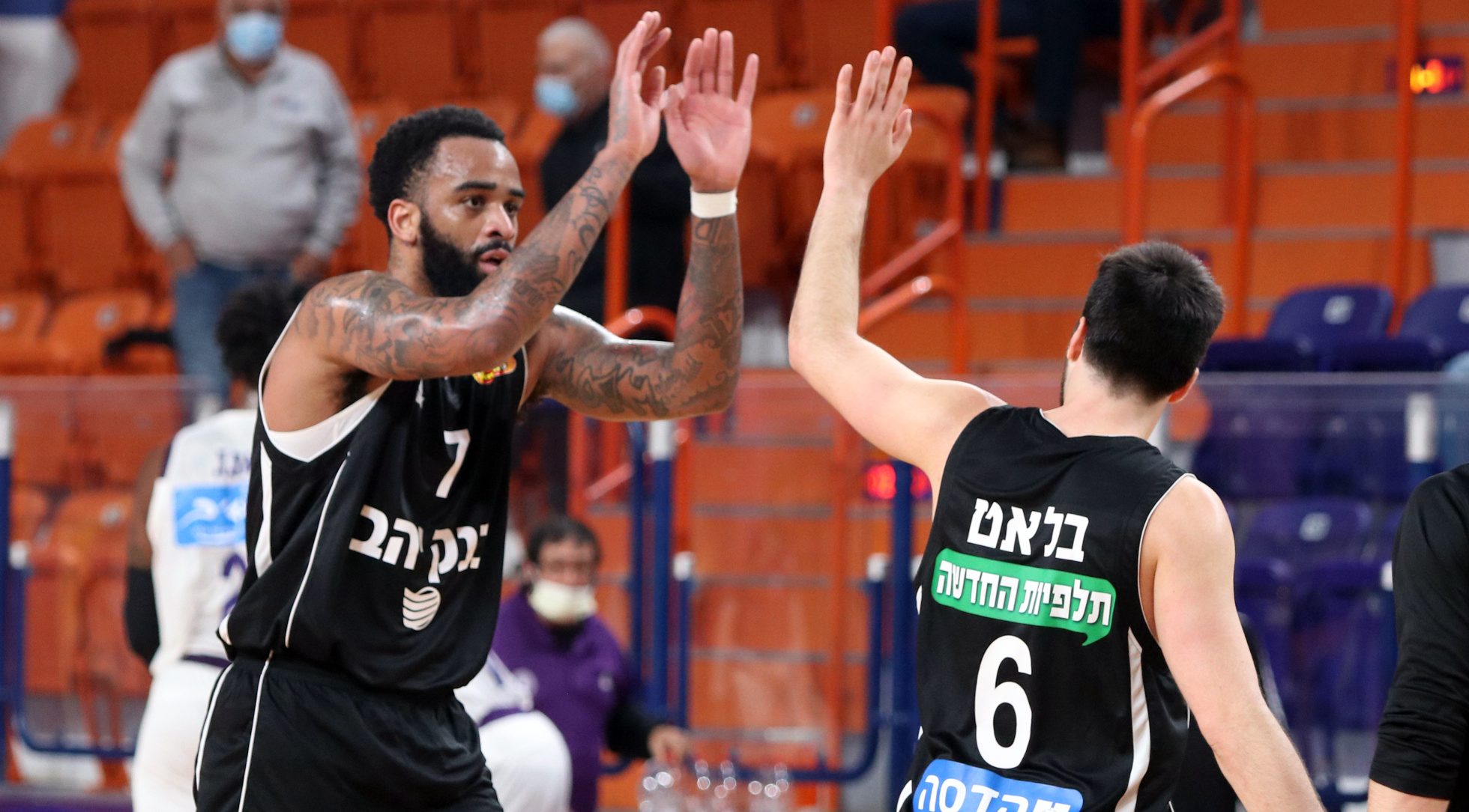 צילום: לילך וייס, אתר מנהלת הליגה 80:87 להפועל ירושלים בנהריה, 17 נקודות לבראון