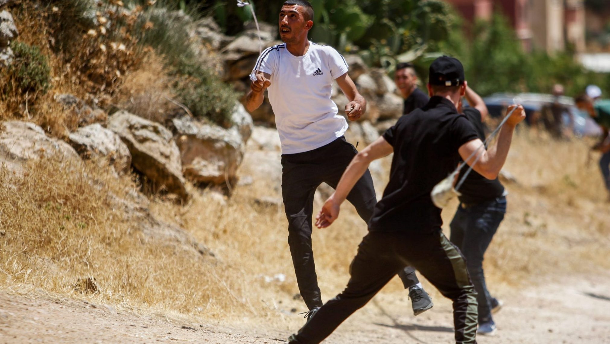 צילום: נאסר ישטאי, פלאש 90 טרור ללא הפסקה | נזק כבד לשמשת רכב בפיגוע אבנים בבנימין