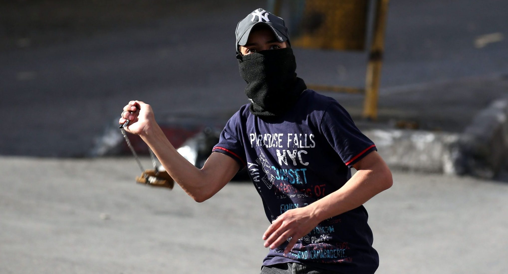 צילום: וויסאם השלמון, פלאש 90 הטרור בארצנו: ארבעה ערבים נעצרו לאחר שהשליכו אבנים לעבר יהודים סמוך לחוף הים בעכו