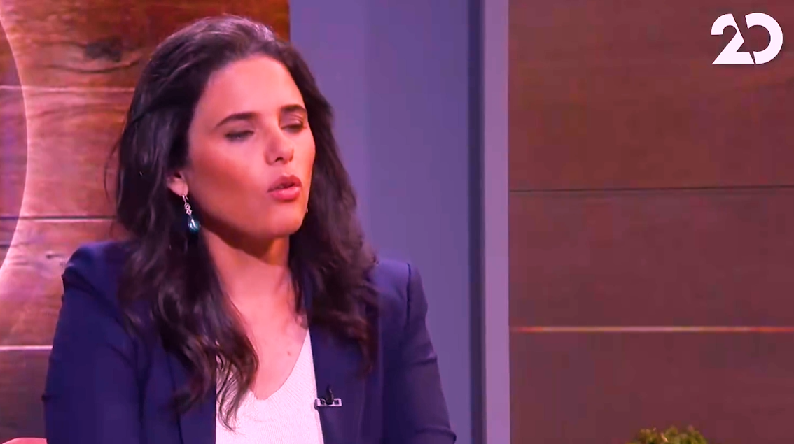 צילום: ערוץ 20 איילת מתקפלת | אחרי הלחץ: שקד הודיעה כי מספר הפליטים הלא יהודים שיקלטו בישראל יגדל משמעותית