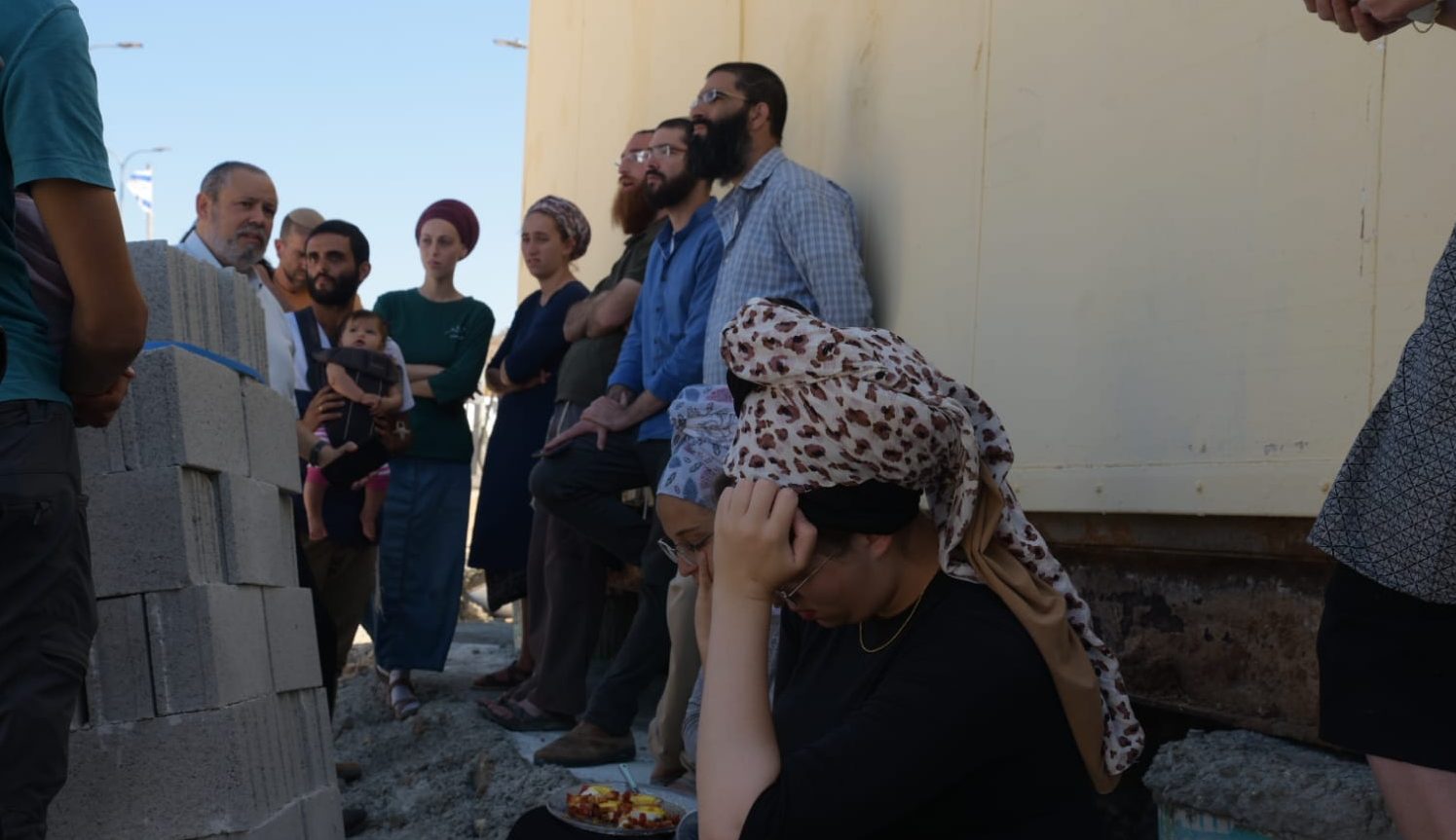 צילום: דוברות הר חברון המומים וכואבים – החל הפינוי באדוריים. יוחאי דמרי: