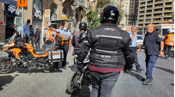 פיגוע דקירה שני משעות הבוקר: שני פצועים בינוני פונו לביה