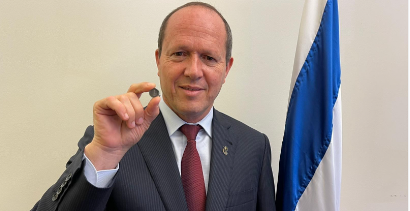 ח