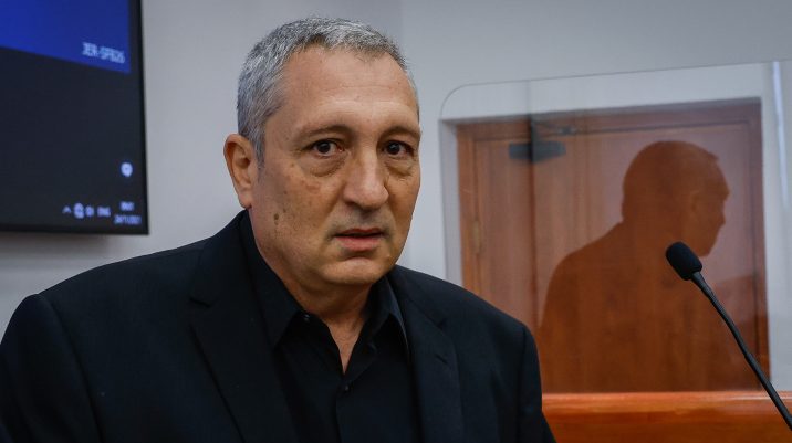 צילום: אוליביה פיטוסי, פלאש 90 בן צור בדיון: תחקיר הרכבות נגד ניר חפץ היה חלק מהלחץ שהופעל עליו | עדכונים שוטפים