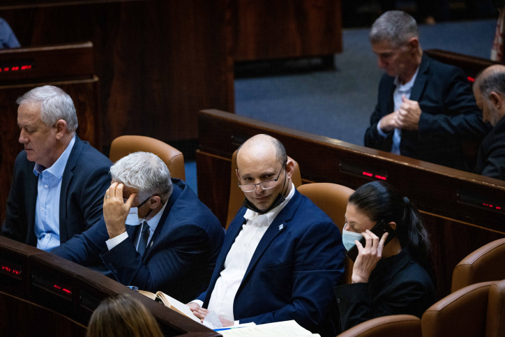 צילום: יונתן סינדל, פלאש 90 גנץ פיצץ פגישה עם נפתלי בנט – הקואליציה תמשוך את החוקים שתכננה להעביר הערב