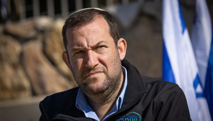 צילום: יונתן סינדל, פלאש 90 דגן לאחר הירי לעבר היהודים בקבר יוסף: