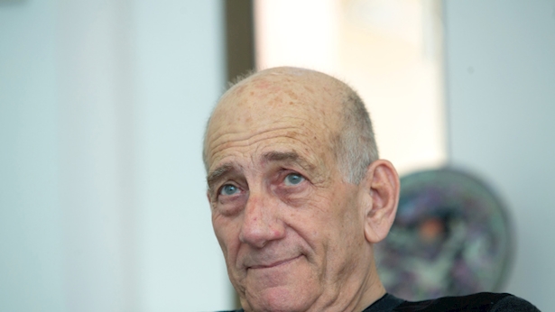 צילום: משה שי, פלאש 90 נדחתה בקשת אולמרט לבדיקה פסיכיאטרית לבני משפחת נתניהו