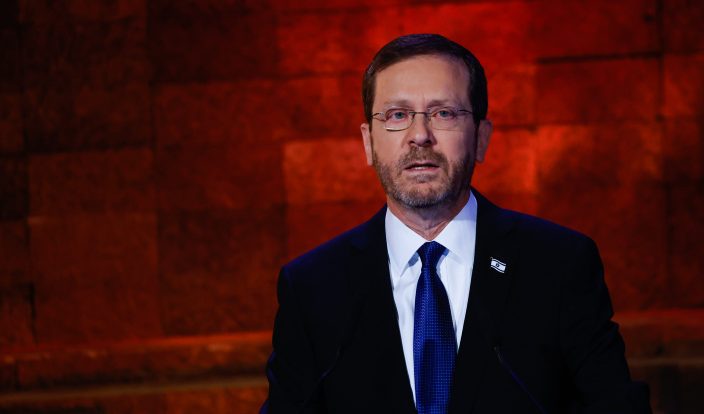 צילום: אוליביה פיטוסי, פלאש 90 הנשיא הרצוג בטקס נעילת יום הזיכרון לשואה ולגבורה: