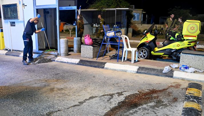 צילום: פלאש 90 המאבטח שנרצח בכניסה לאריאל: ויאצ'סלב גולב בן ה-20, תושב בית שמש