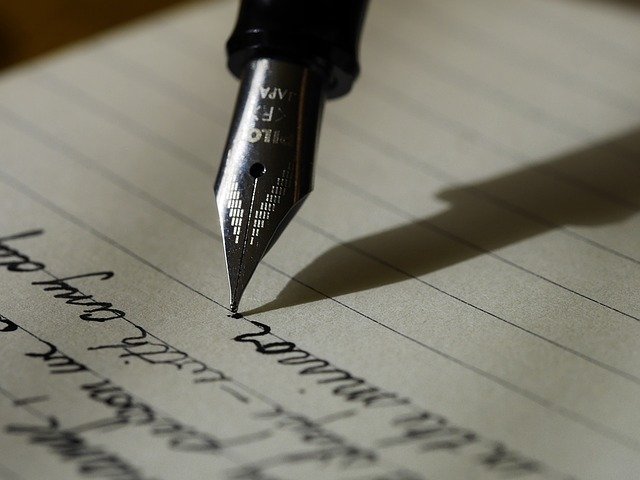 צילום: pixabay כתיבה קלאסית עם עט נובע