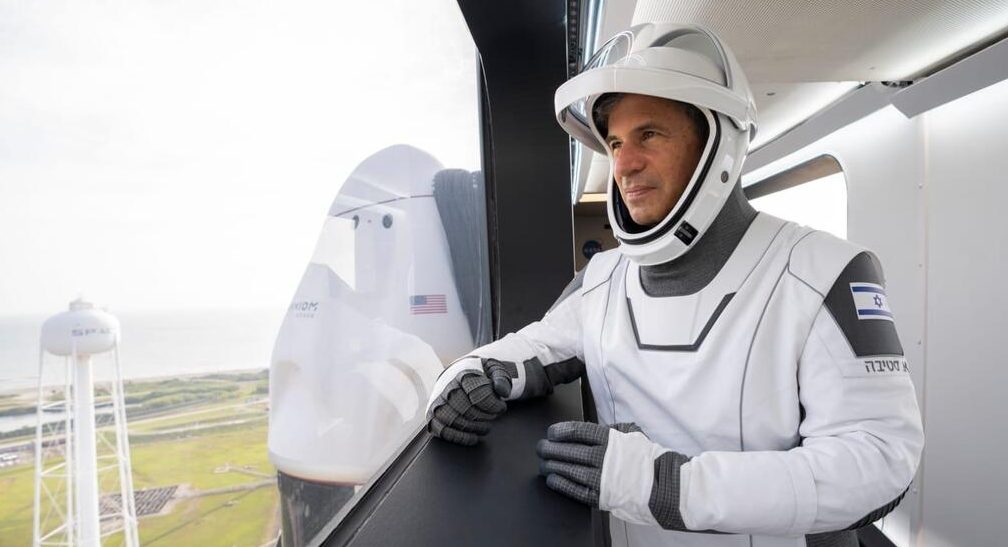 צילום: SpaceX איתן סטיבה שוחח עם נשיא המדינה מתחנת החלל הבינלאומית: