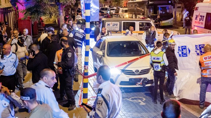 צילום: יוסי אלוני, פלאש 90 דרכם האחרונה | הלוויות הנרצחים מהפיגוע באלעד יצאו מזירת הרצח בעיר